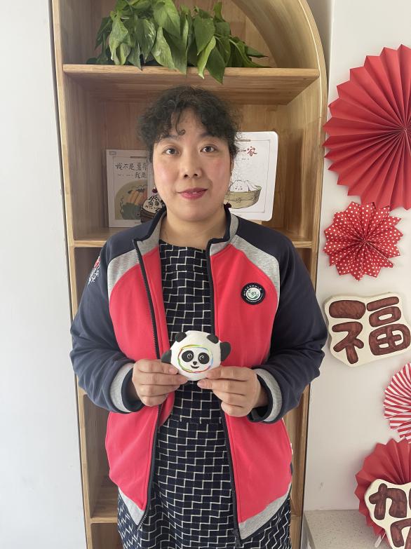 【生命迈幼·教师风采】“巧手展风采，共燃冬奥情”——迈幼嘉誉山园保育员冬奥主题手工制作评比_html_15090560.jpg