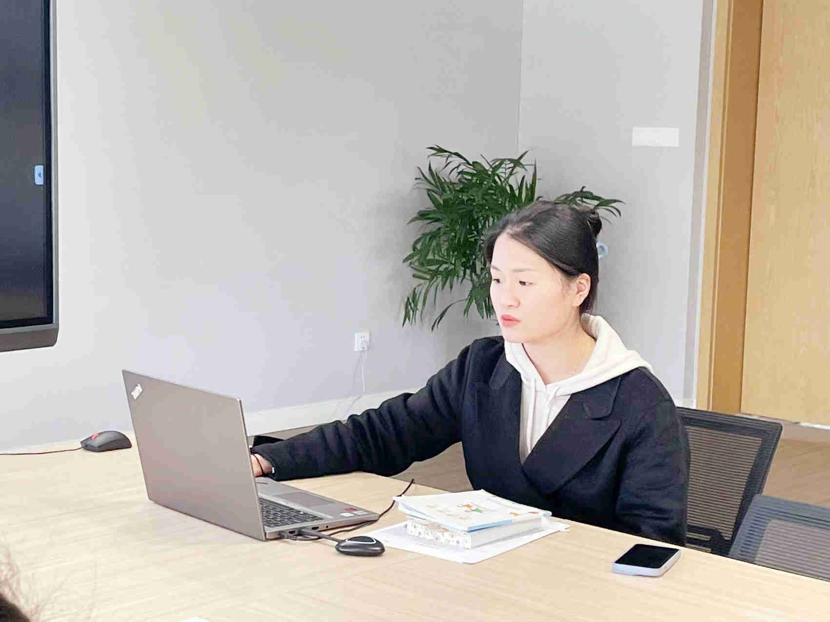 【生命迈幼•教学动态】“爱在细节，德润幼苗”(2)(2)_html_26718376.jpg