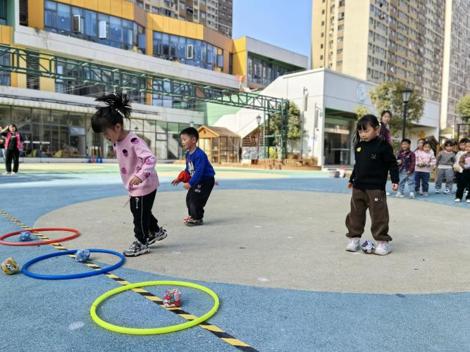 【生命迈幼·联合教研】“玩”有道，“研”有理——记迈幼集团体育组第一次教研活动_html_m3a524731.jpg