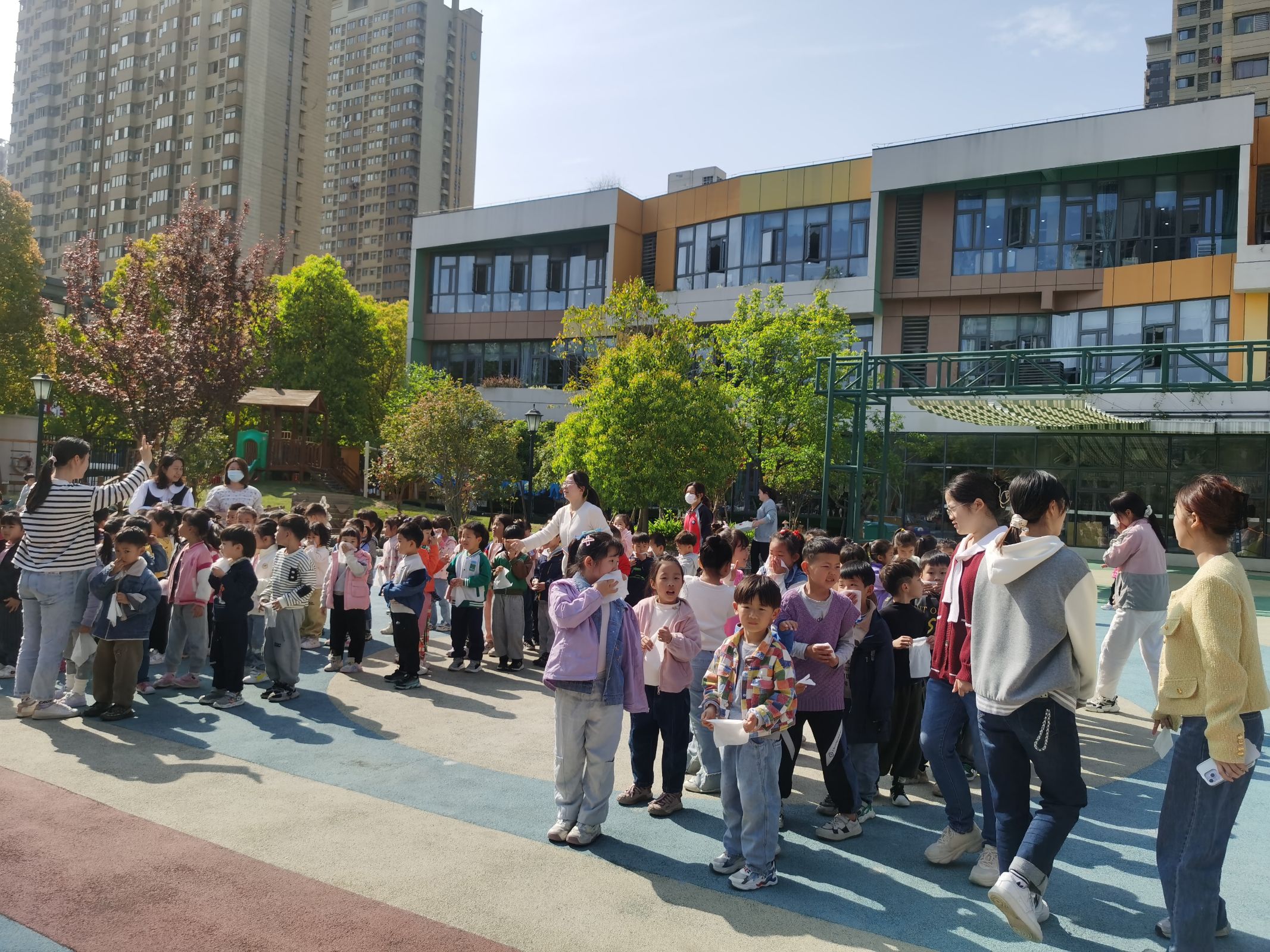 4.9消防演练新闻稿_html_1dfb4fba.jpg