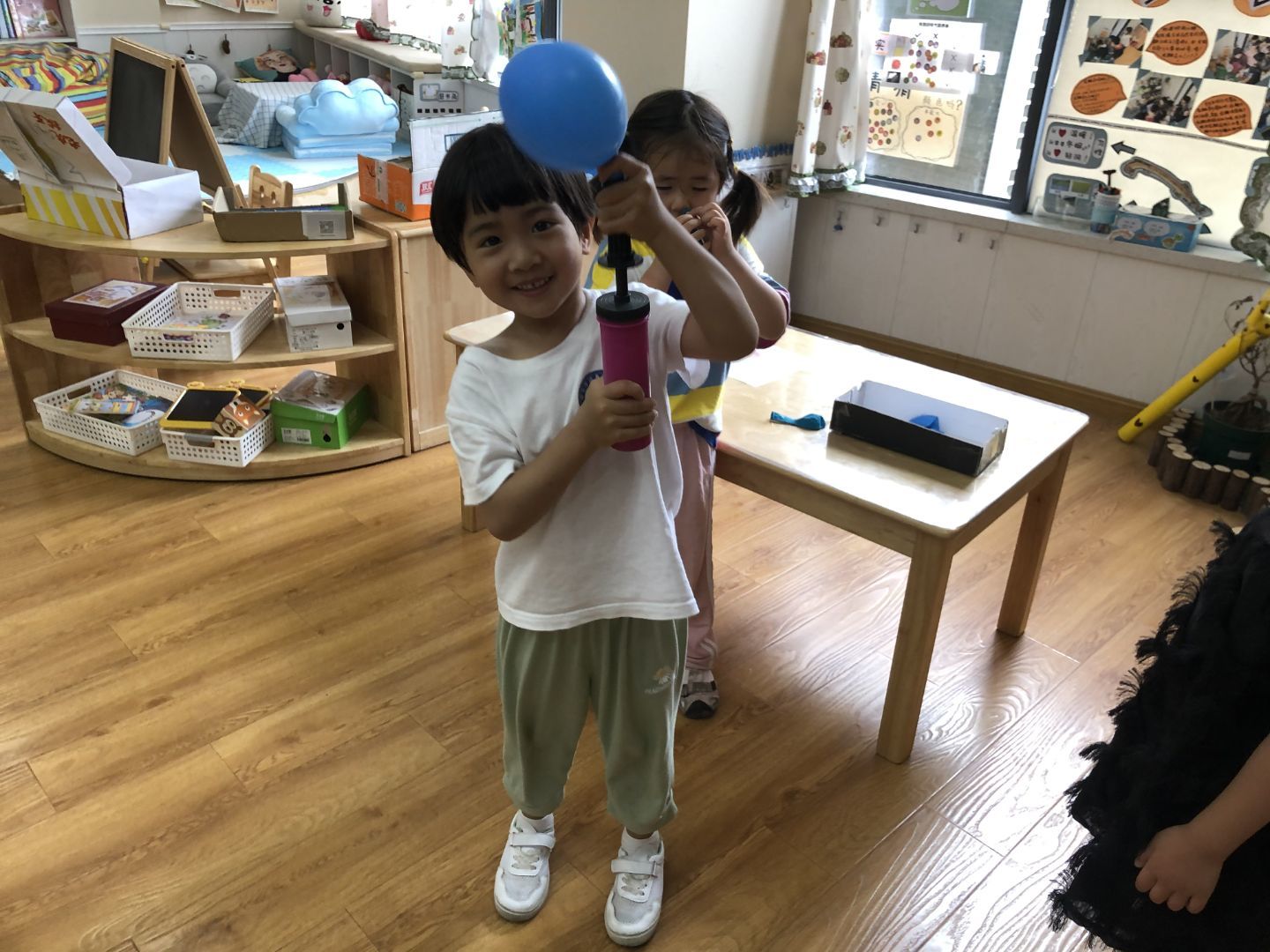 小三班下班本活动《藏在哪里了》陈丹琴2020.7.7_html_m2343b716.jpg