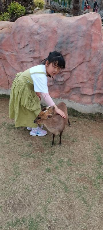 金牛湖春游报道文稿_html_17f87c03.jpg