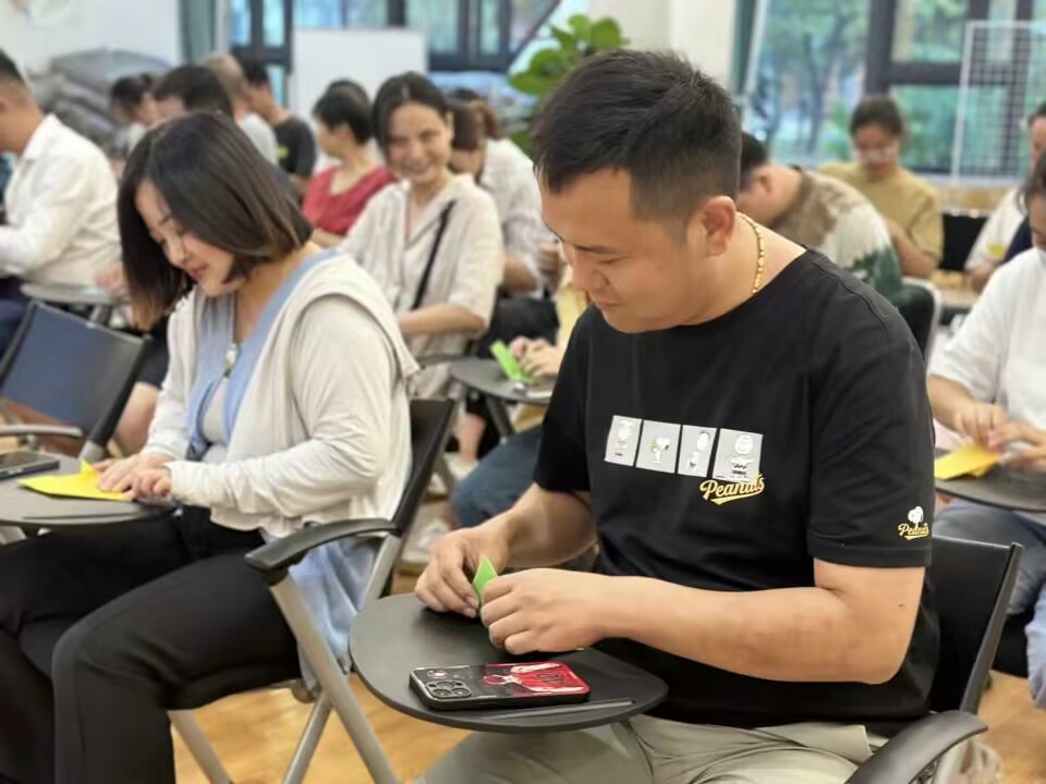 2023.8秋季家长会新闻稿_html_m24e9ea08.jpg