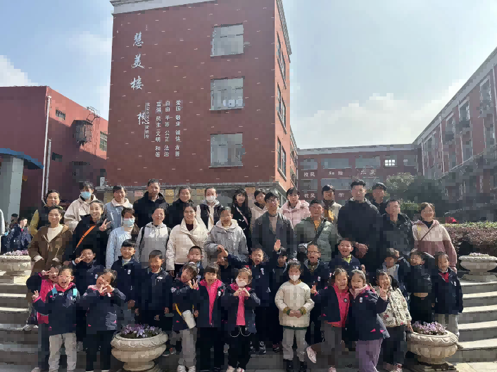 2025.3.10周颖【生命迈幼童年畅玩】记迈幼瑜憬湾分园2025年春 (1)_html_m78dbee47.png