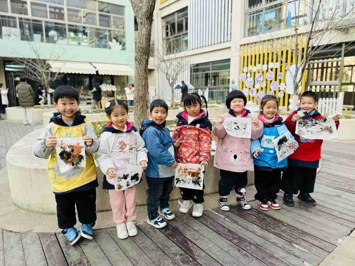 2025.3.10王牧云【生命迈幼·童年畅玩】植一抹绿色，溢一片春光——迈幼瑜憬湾分园植树节活动docx_html_46d9717c.jpg