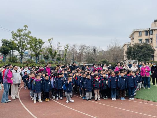 翁兴荣2024.3.18【生命迈幼·幼小衔接 】初探小学，“幼”见成长_html_m69c3f297.jpg