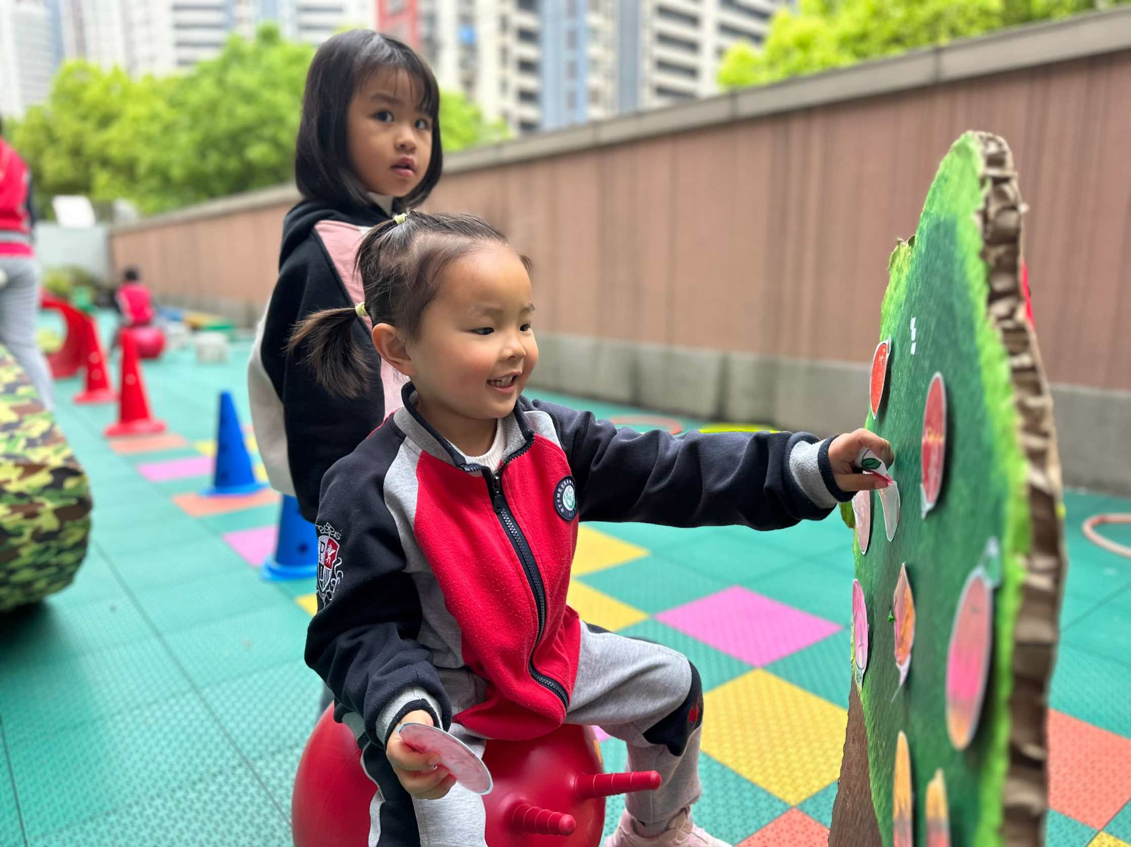 生命迈幼·校园新闻】“伴”日有约，“游”见精彩——迈幼一园小班家长开放日 (2)(1)(1)_html_3991c09.jpg