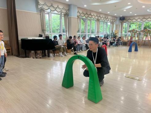 【生命迈幼·教研动态】以研促教  乐享健康 (2)_html_2768cca2.jpg