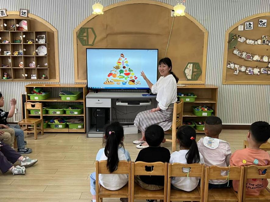 【生命迈幼·后勤动态】营养日活动报道_html_m1a713728.jpg
