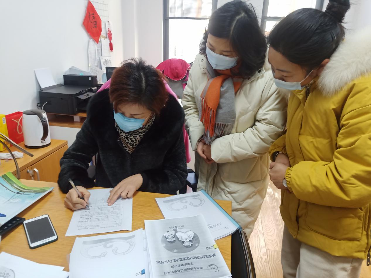 【幼教督学】 疫情当前严检查 筑牢健康防线墙_html_m5b3e0097.jpg