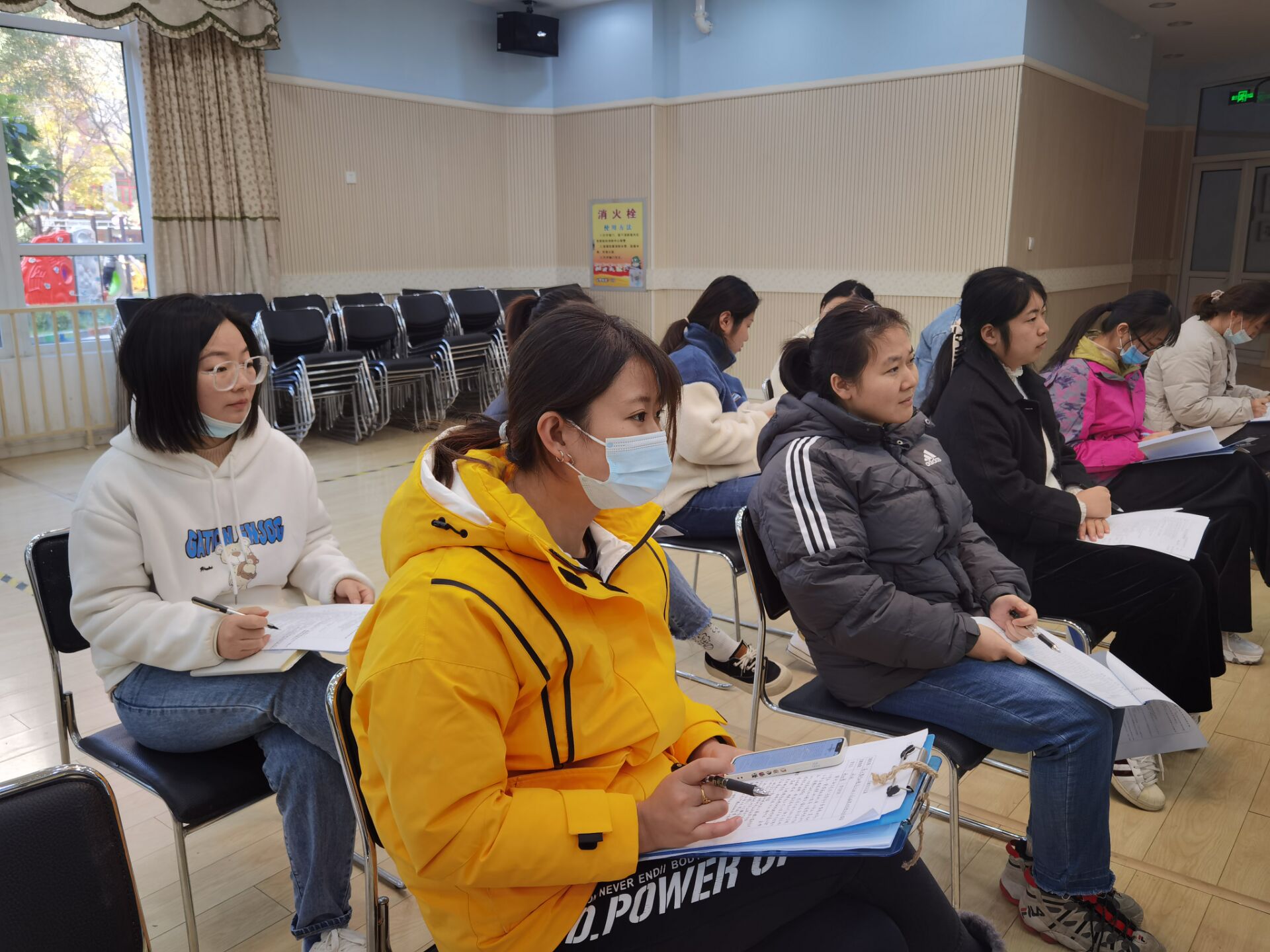 2021.11.23第四次语言联合教研(2)_html_m3ecccc9f.jpg