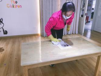 保育老师清消净报道_html_6954a252.jpg
