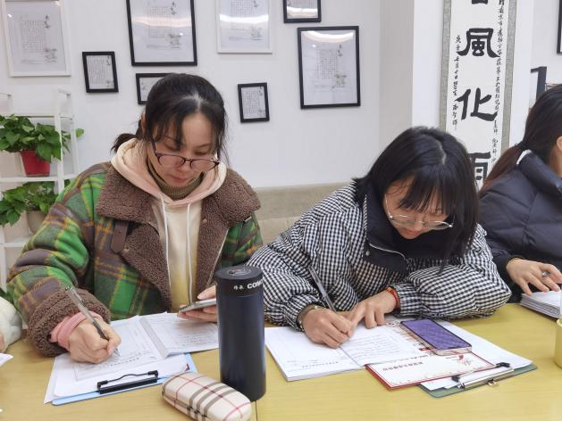 “守师德之心，绽师德之美”师德报道 陈昭晖_html_m17fe58b3.jpg