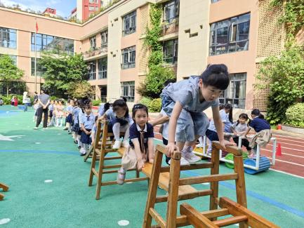 【生命迈幼 安全第一】守护“视”界 “睛”彩童年——迈幼一园爱眼日活动_html_m3878d554.jpg