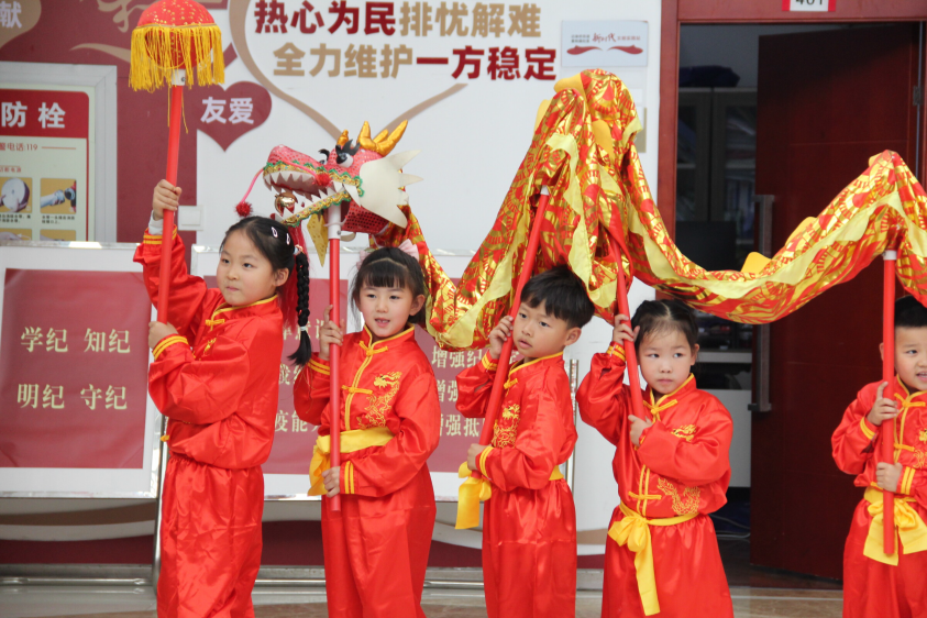 【生命迈幼·校园新闻】“香”约端午，“粽”享童趣--迈幼一园端午节系列活动(1)_html_m37f6a94f.png