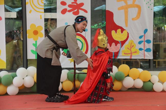 第六届阅读节闭幕式暨六一展演活动报道_html_43a4123f.jpg