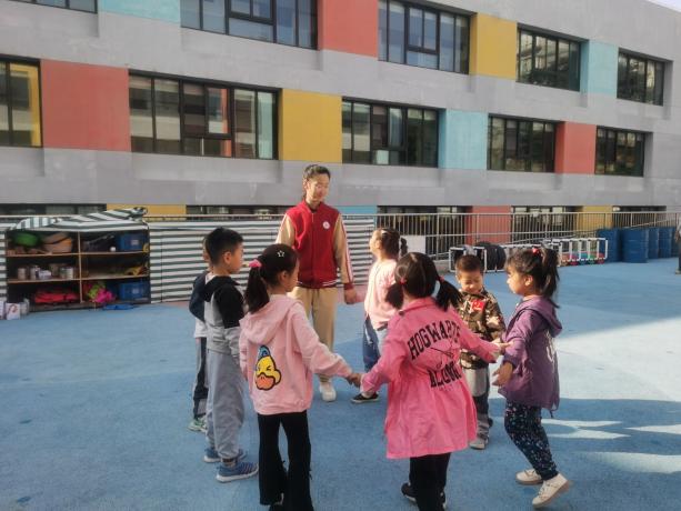 【生命迈幼·教学动态】温暖相遇，逐梦同行——迈幼嘉誉山分园实习生_html_m14d21a8c.jpg