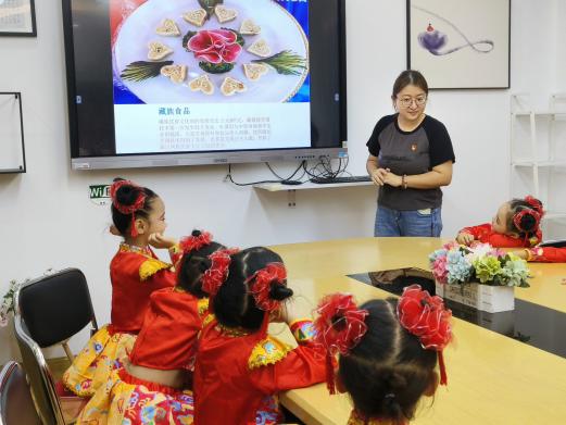 【生命迈幼 党建引领】党建引领促交流 童心共筑民族情——迈幼三园10月党日活动_html_52035c2a.jpg