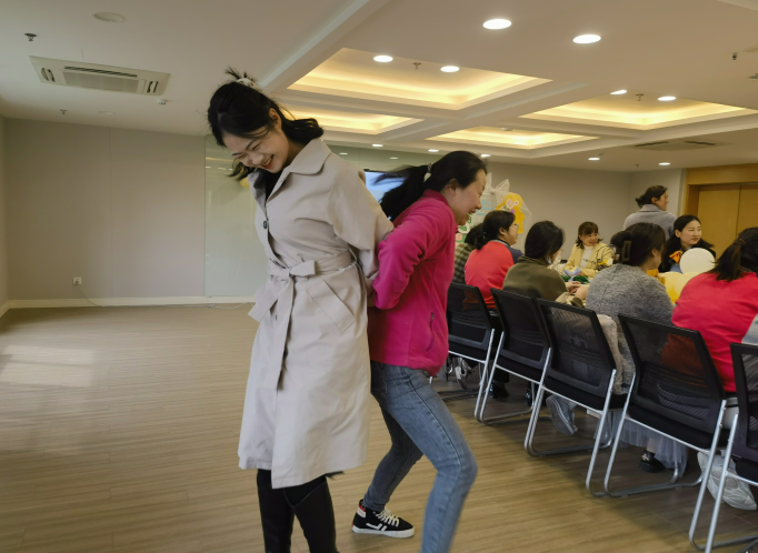 【生命迈幼·工会活动】三月与你，皆为春天——嘉誉山分园关爱职工活动_html_158a934a.png
