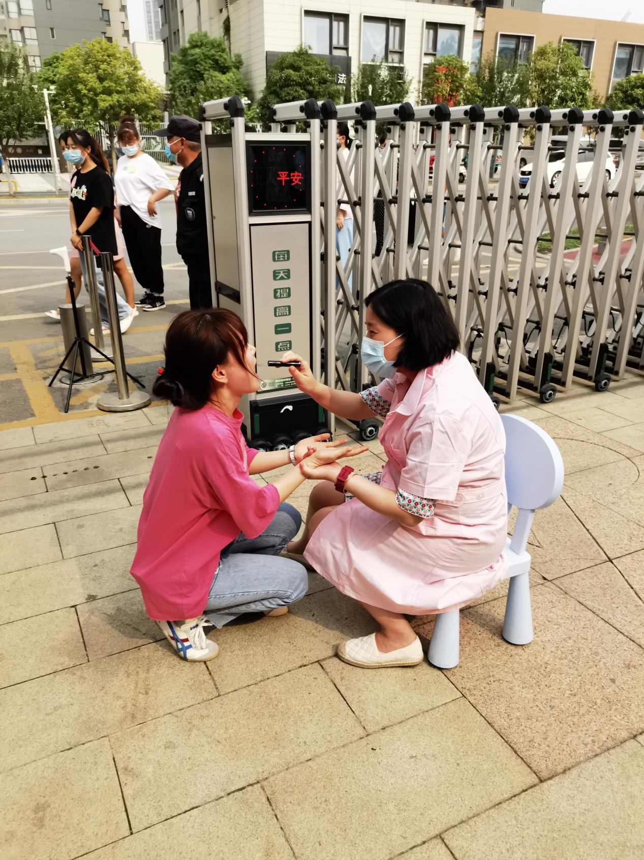 齐心协力(1)_html_m5de91f95.jpg
