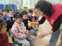 20230531【生活燕幼·园区动态】燕幼中心园：“携手共育  一路’童‘行”—小、中、大班资源团活动_html_m9a54688.jpg