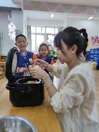 20230531【生活燕幼·园区动态】燕幼中心园：“携手共育  一路’童‘行”—小、中、大班资源团活动_html_m7b8aca75.jpg