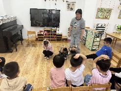 2023.06.06 燕幼中心园 防踩踏事件安全演练_html_m5d045115.jpg