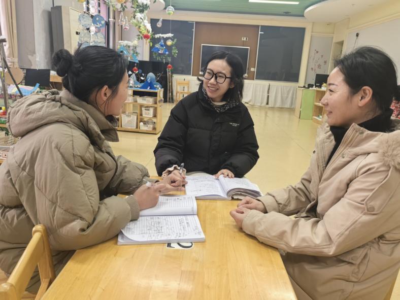 20241227【生活燕幼&middot;园区动态】新城分园：聚焦幼儿成长，半日活动深度研讨与实践_html_b754f50.jpg