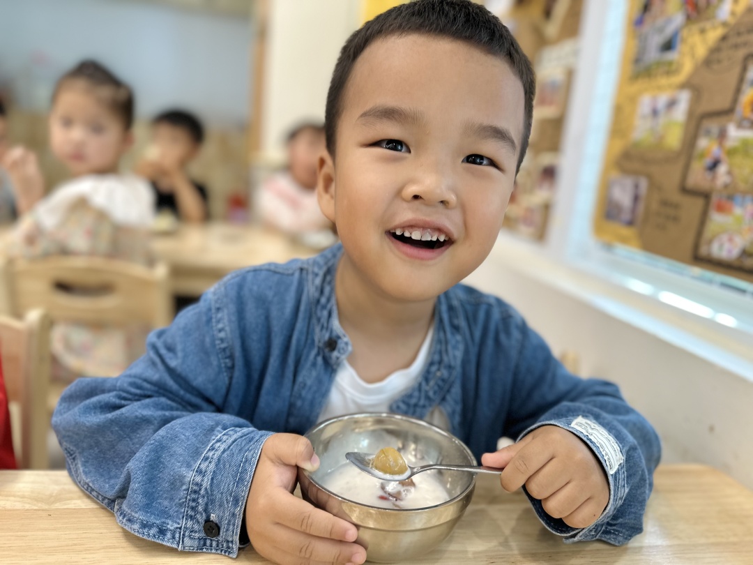 20230606【生活燕幼·园区动态】燕鸣苑分园：风吹麦浪 蝉鸣夏忙——舌尖上的节气之芒种_html_m239d26fb.jpg