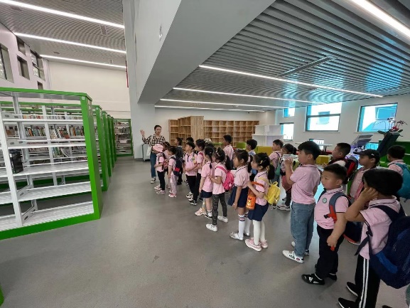 走进小学_html_m26f7e007.jpg