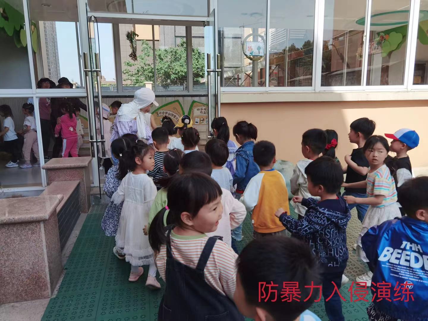 安全第一_html_2d97553e.jpg