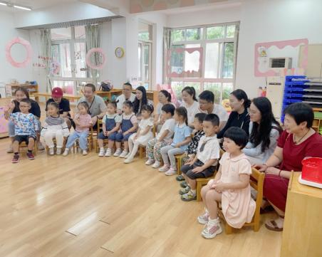 2023.8.30小班新生适应活动_html_m686bbb8.jpg