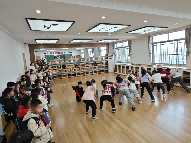 20250306【生活燕幼·年级组动态】燕幼中心园：小学初体验，衔接零距离——大班年级组参观小学活动_html_m3fe95aae.png
