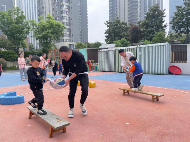20240429小班亲子运动会_html_m5aaf6b0d.jpg