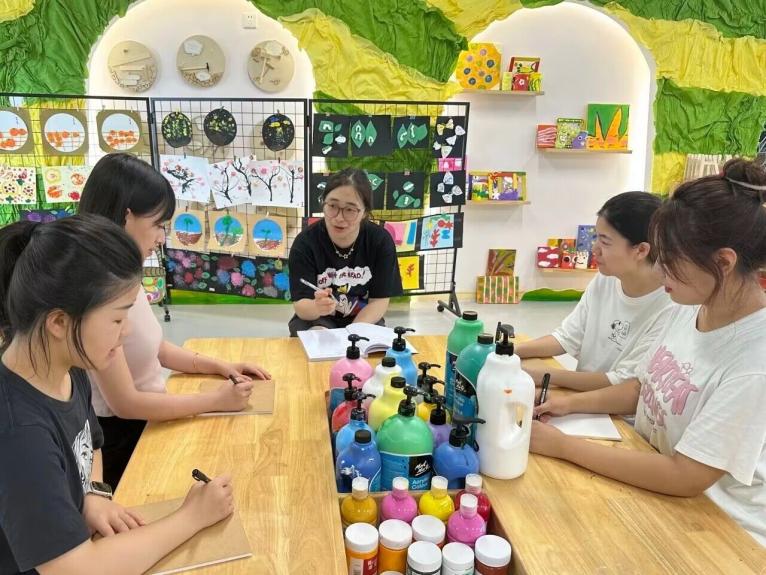 202309 【生活燕幼·教研组动态】以研促教，与美同行—美术教研组学期初工作会议_html_ma276096.jpg