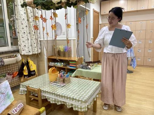 【生活燕幼·园区动态】下庙分园：“聚焦美工区，交流促成长”——美工区环境创设观摩学习活动_html_m778ae3ec.jpg
