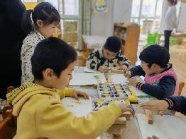 【生活燕幼·教研组动态】燕幼中心园“美”育童心，教研有“术”——美术组教研活动_html_28420d4d.jpg