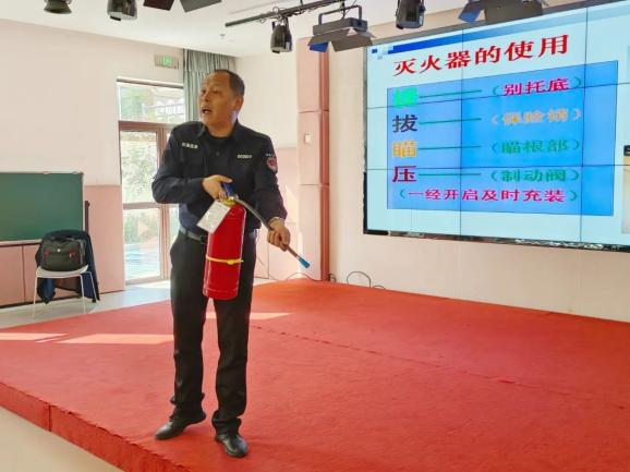 20241107【生活燕幼·安全第一】燕鸣苑分园：“消防在‘童’心，安全护‘童’行”——幼儿园消防安全培训及疏散演练_html_m6b454350.jpg