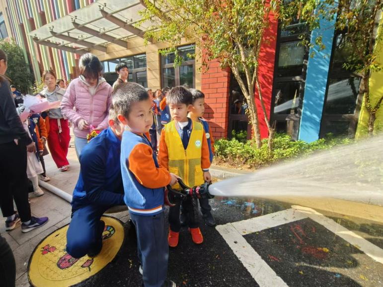 20241112119系列活动新闻(1)_html_302cc3b6.jpg