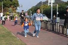 20241111“健康生活，悦享运动”——“悦跑·悦健康”2024年第一届亲子MINI马拉松活动_html_m1d5d24a6.jpg