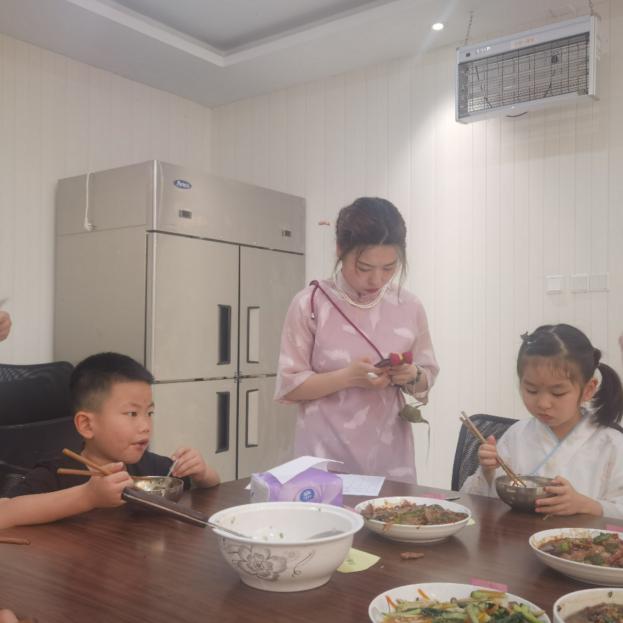 20220601新城食堂比拼_html_m746d487e.jpg