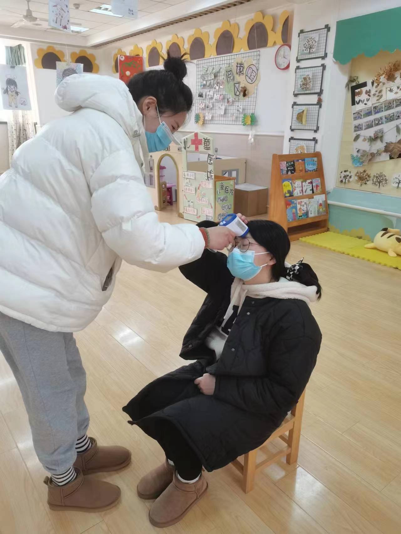 20220204【生活燕幼·安全第一】下庙分园：“ 防疫不松懈，备战迎开学”——疫情防控培训及演练_html_479ca066.jpg