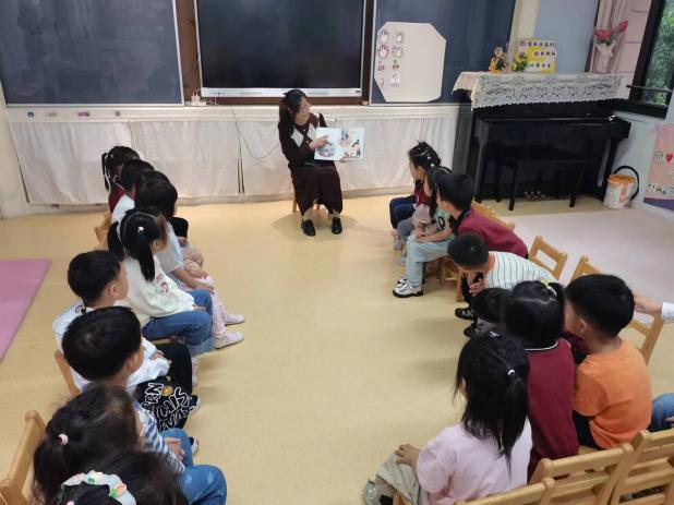 20240614【生活燕幼·年级组动态】新城分园：“家”点精彩，“育”见未来——家长故事团、资源团、种植团活动_html_42e66bb8.jpg