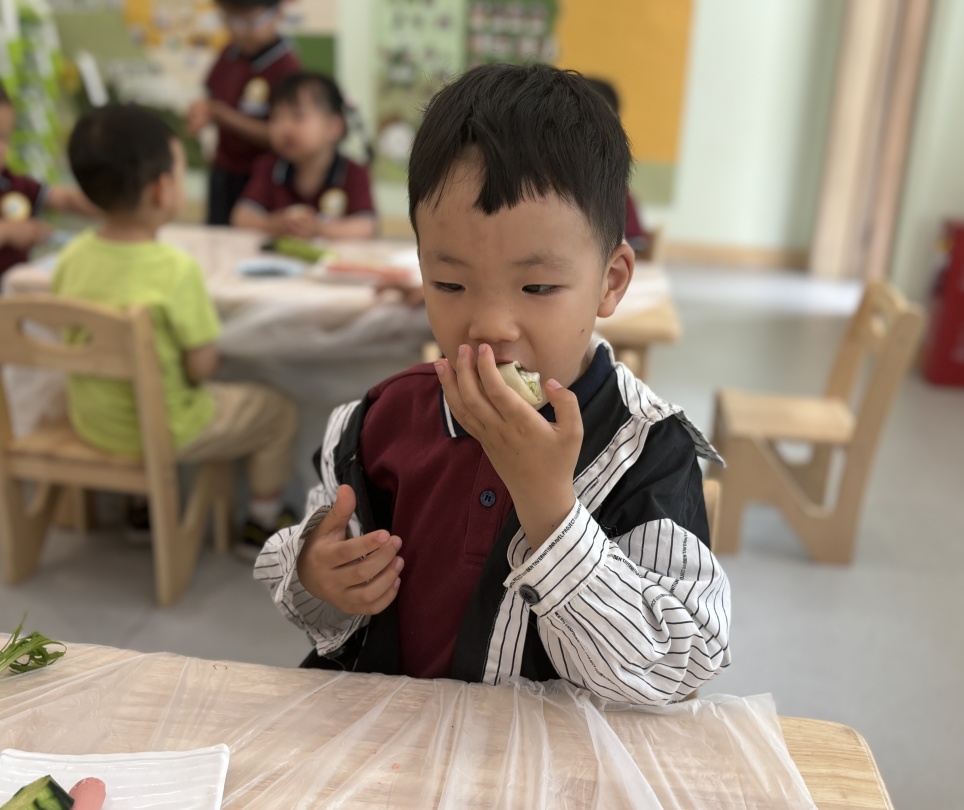 20240520 【生活燕幼·园区动态】“夏意芬芳，幸福满满”——舌尖上的节气之小满_html_2ab37037.jpg