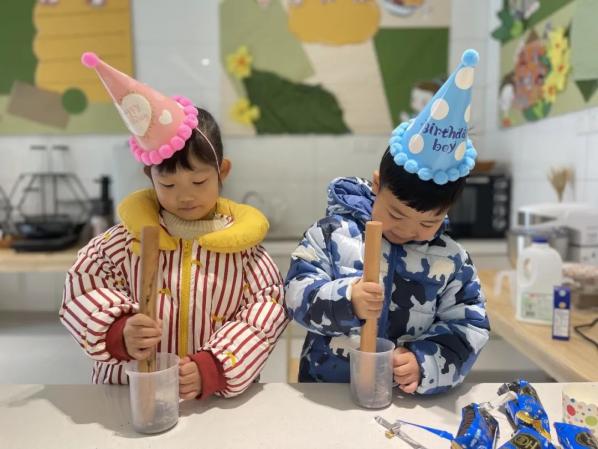 20230303【生活燕幼·园区动态】燕鸣苑分园：烂漫春日 邂逅成长——记三月“小桃子”集体生日会_html_142c87ba.jpg