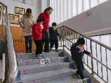 2023.02.10【生活燕幼·安全第一】燕幼中心园：“消防安全，防患未然”---消防安全活动_html_m7dea7f09.jpg