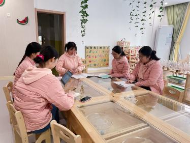 【生活燕幼&middot;教科研动态】 潜心教研　共促成长——科学组公开课教研活动_html_m4bfa0fd3.jpg