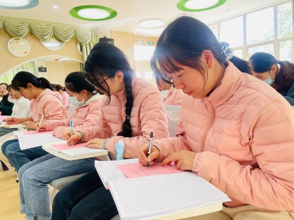 【生活燕幼&middot;园区动态】下庙分园：燕子矶幼儿园童心联盟妇女联合会第一届执行委员会_html_4bd11e16.jpg