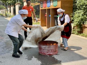 20250606【生活燕幼·安全第一】燕鸣苑分园“安全童行 护幼成长”——消_html_6f70a70f.jpg