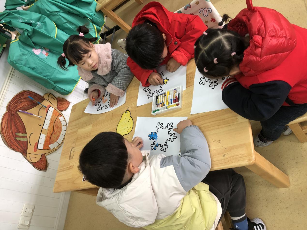 2021122新城园区小三班小雪节气活动新闻_html_m4cc94bb0.jpg